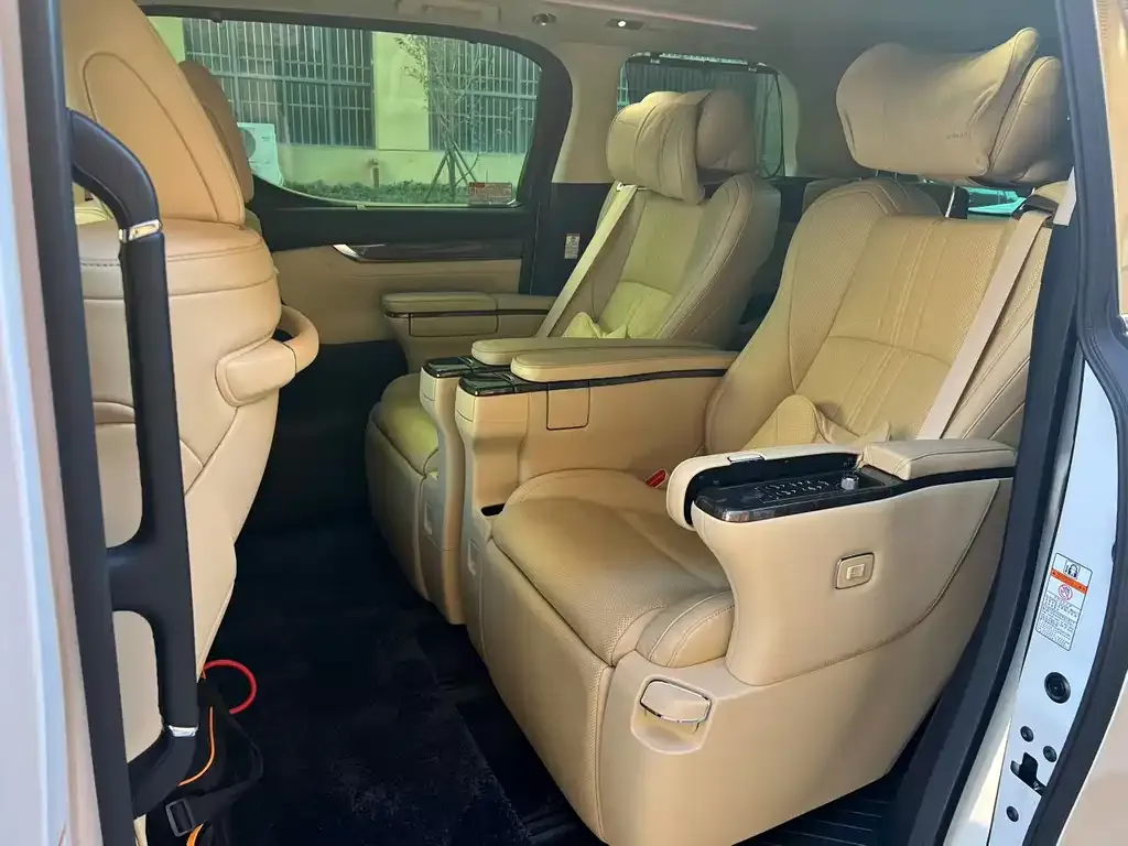 Toyota Vellfire 2022 из CN, фото 2