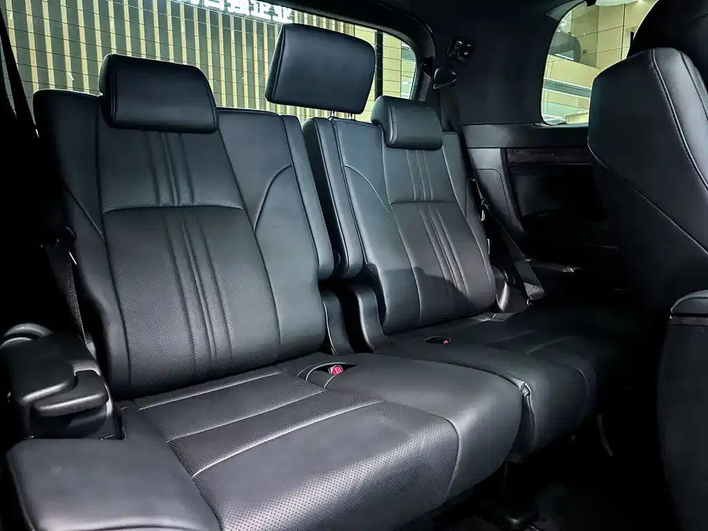 Toyota Alphard — фото 4
