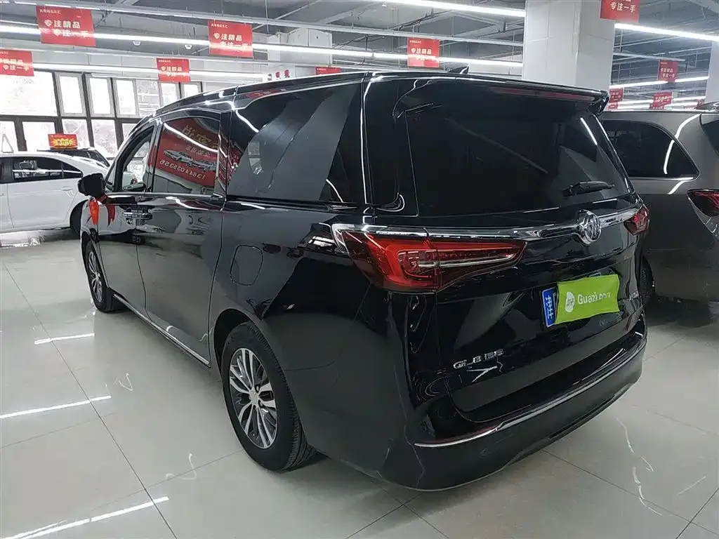 Buick GL8 2023 из CN, фото 2