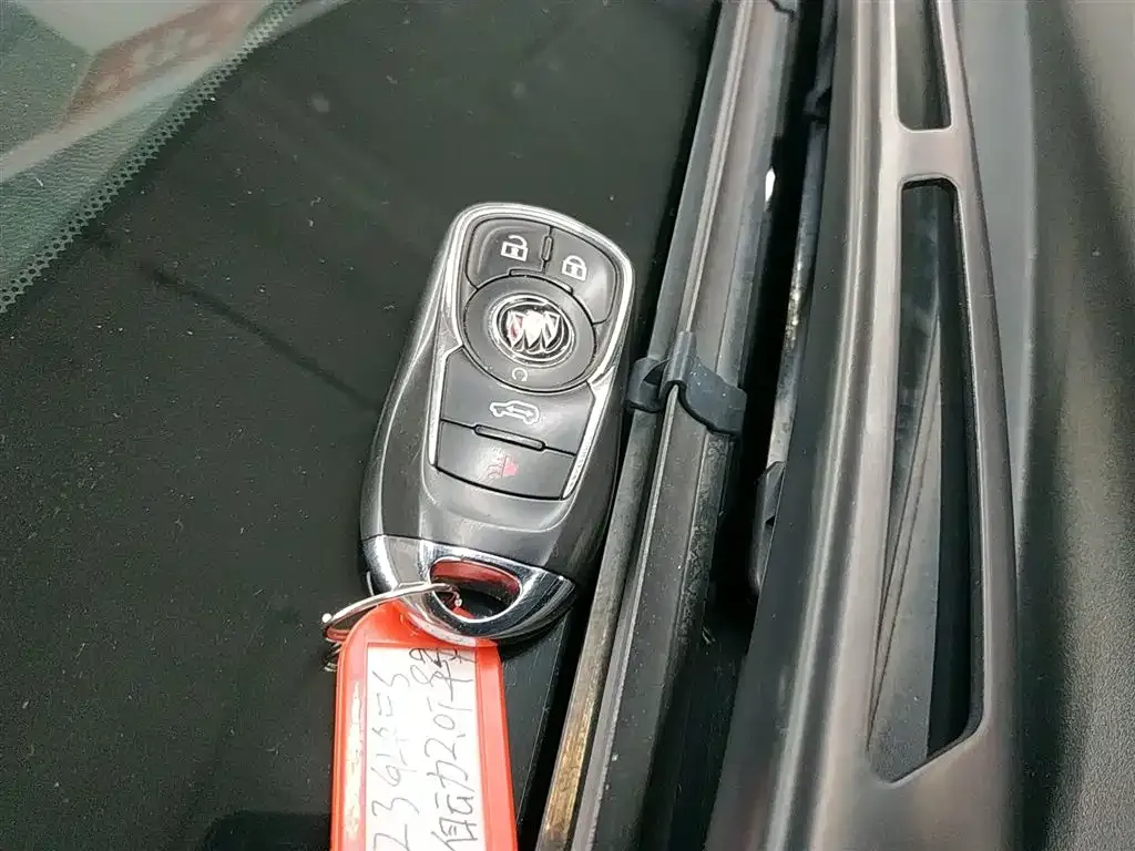 Buick GL8 2023 из CN, фото 10