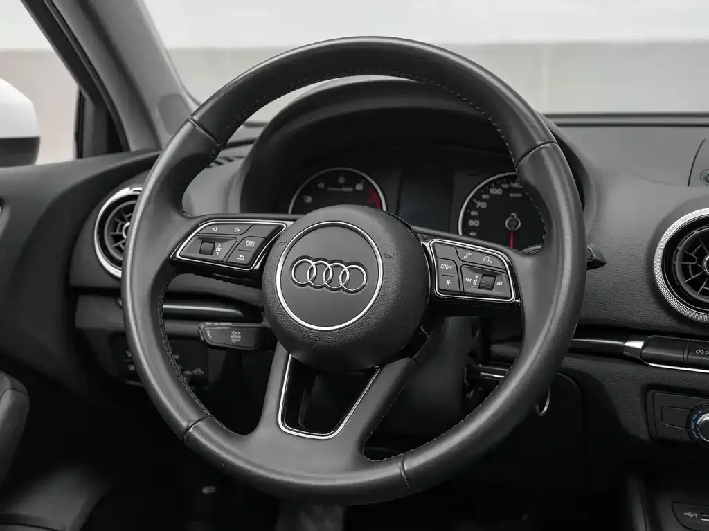 Audi A3 — фото 8