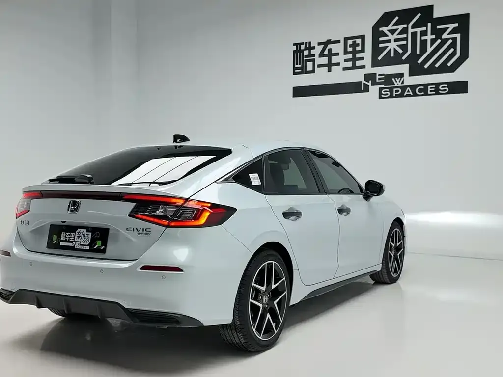 Honda Civic — фото 8