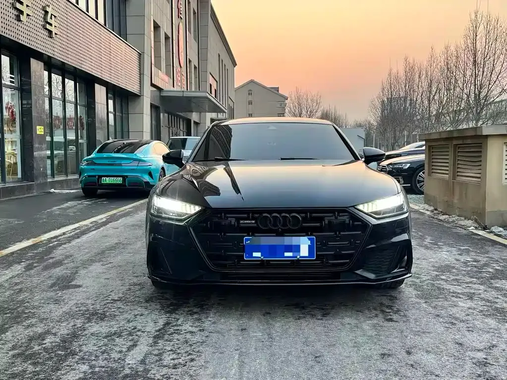 Audi A7L — фото 8
