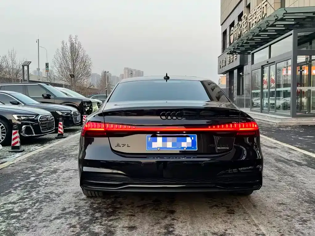 Audi A7L — фото 9