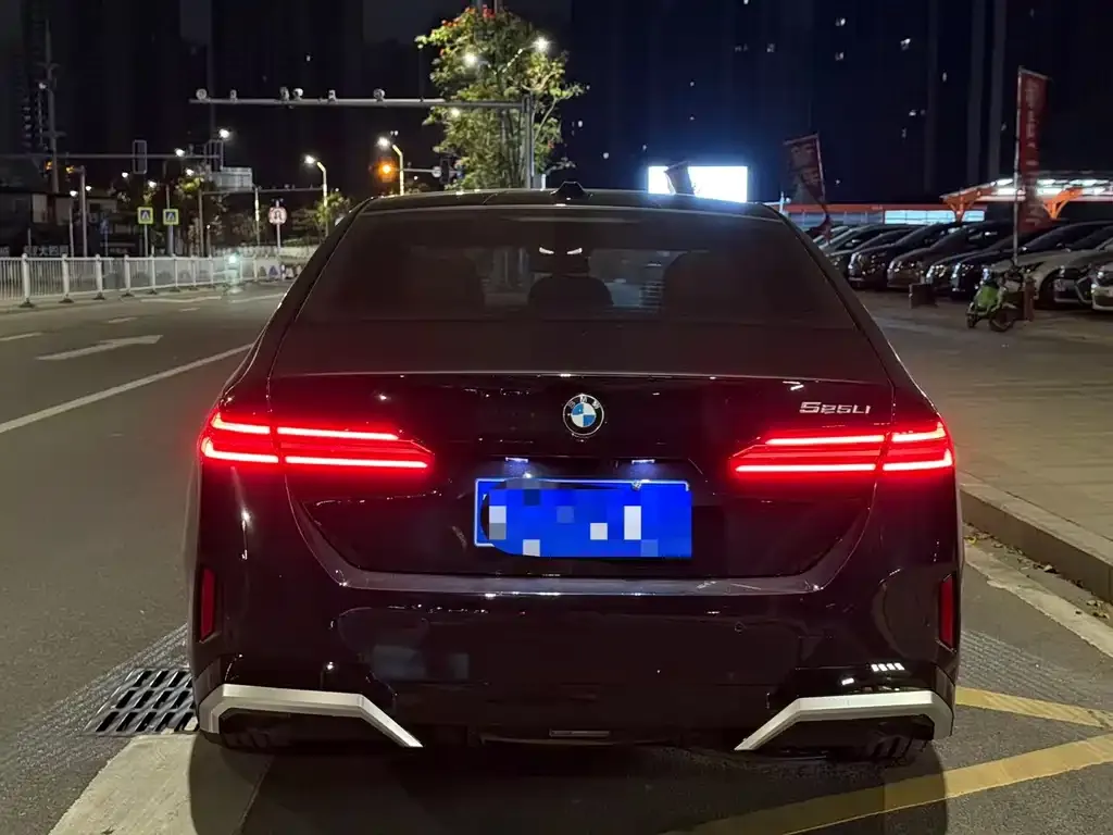 BMW 5 Series 2025 из CN, фото 3