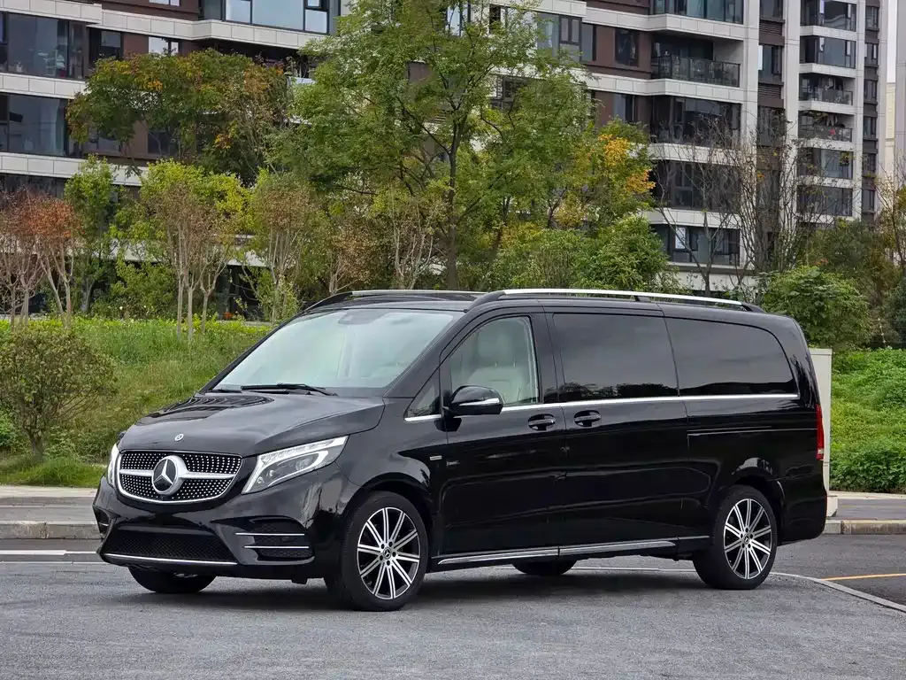 Mercedes-Benz V-Class 2023 из CN, фото 1