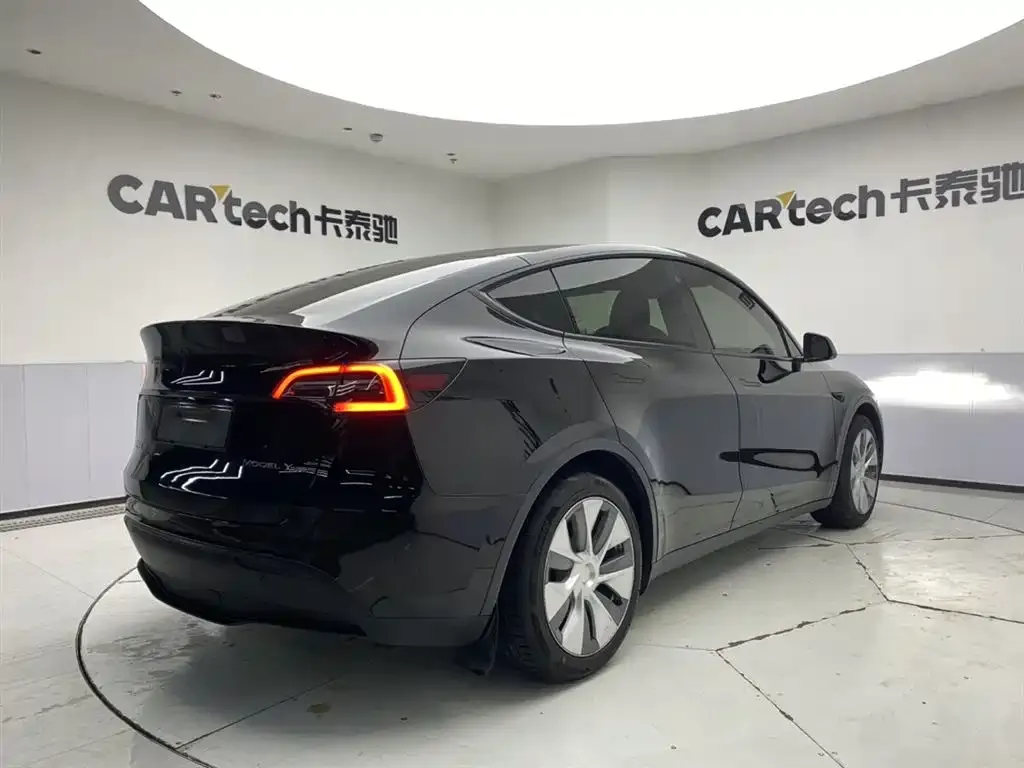Tesla Model Y 2022 из CN, фото 8