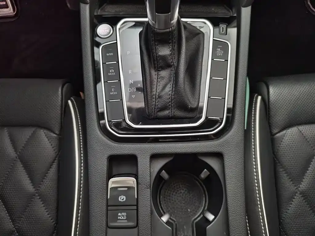Volkswagen Magotan GTE PHEV 2023 из CN, фото 4