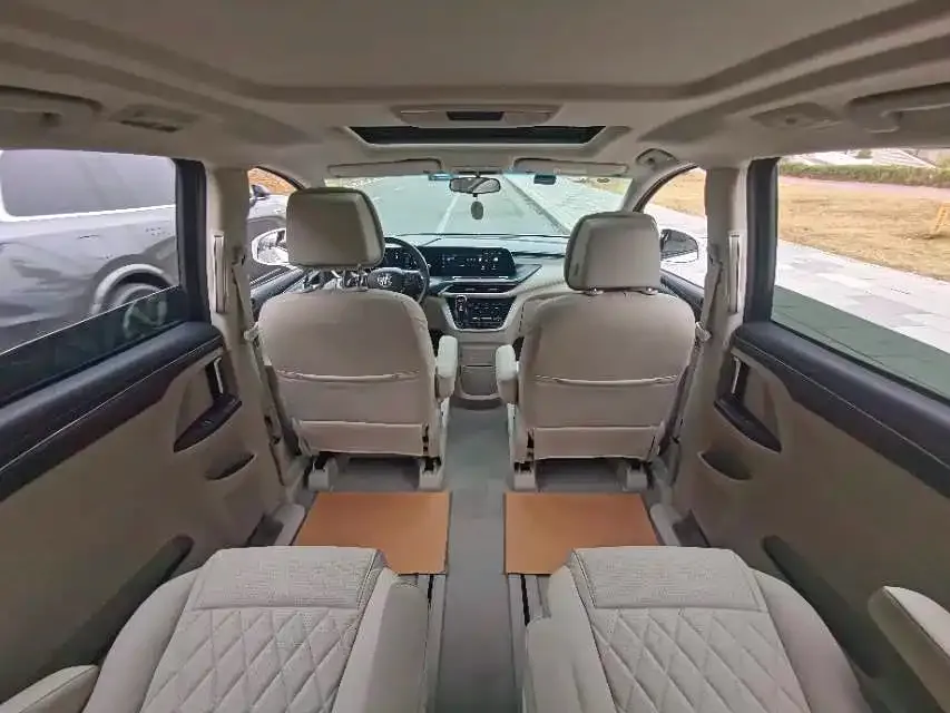 Buick GL8 2021 из CN, фото 3