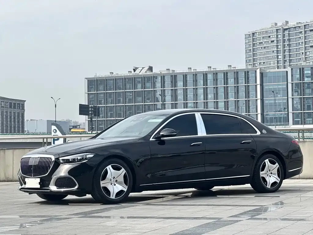Mercedes-Benz S-Class — фото 1