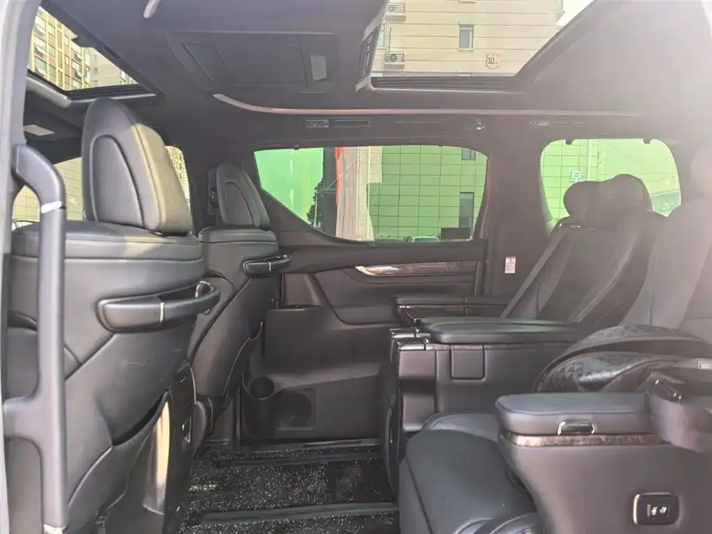 Toyota Alphard 2021 из CN, фото 2