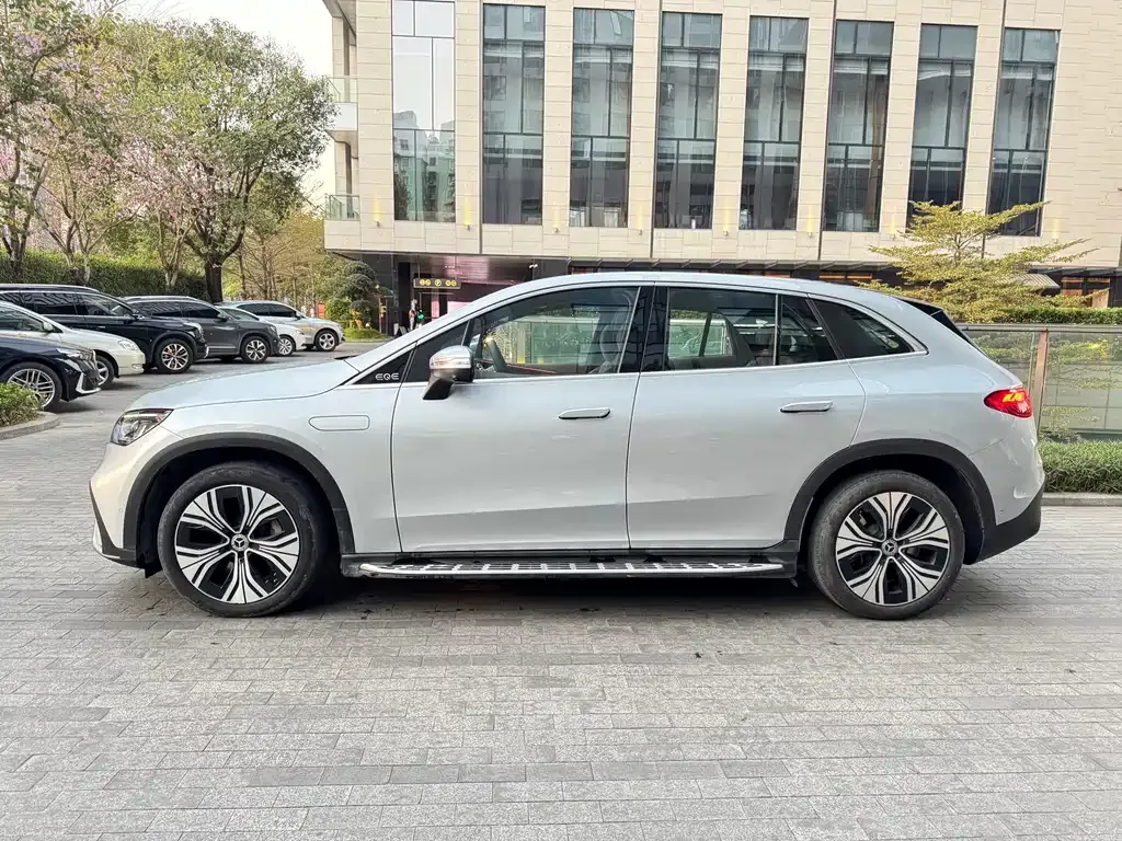 Mercedes-Benz EQE SUV 2023 из CN, фото 3