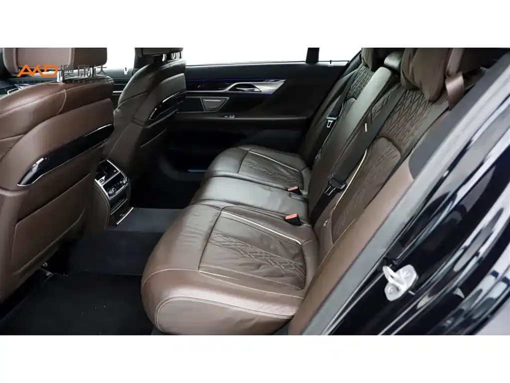 BMW 7 Series 2021 из CN, фото 8
