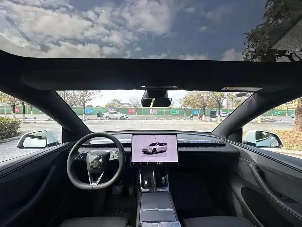 Tesla Model Y L — фото 3
