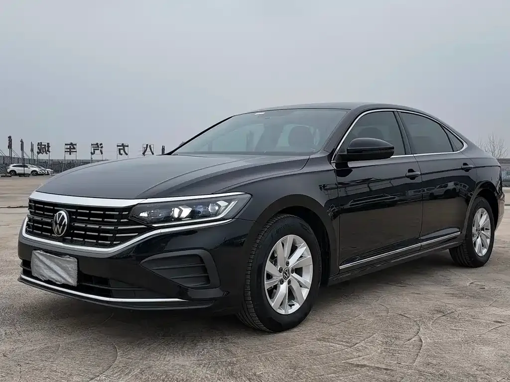Volkswagen Passat — фото 1