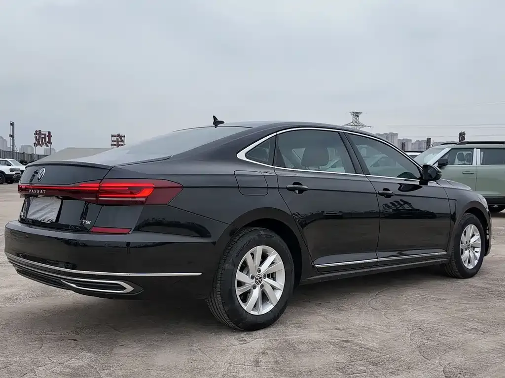 Volkswagen Passat — фото 8