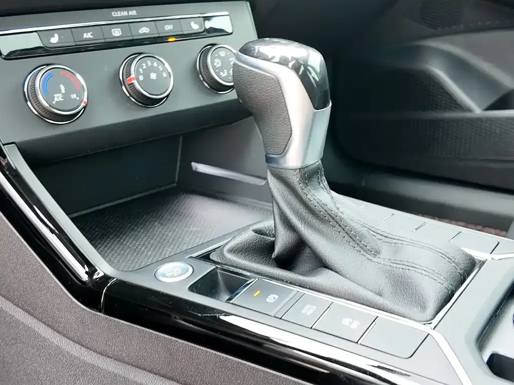 Volkswagen Passat — фото 10