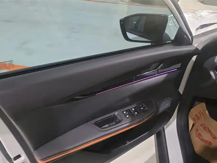 Changan UNI-V iDD 2023 из CN, фото 2