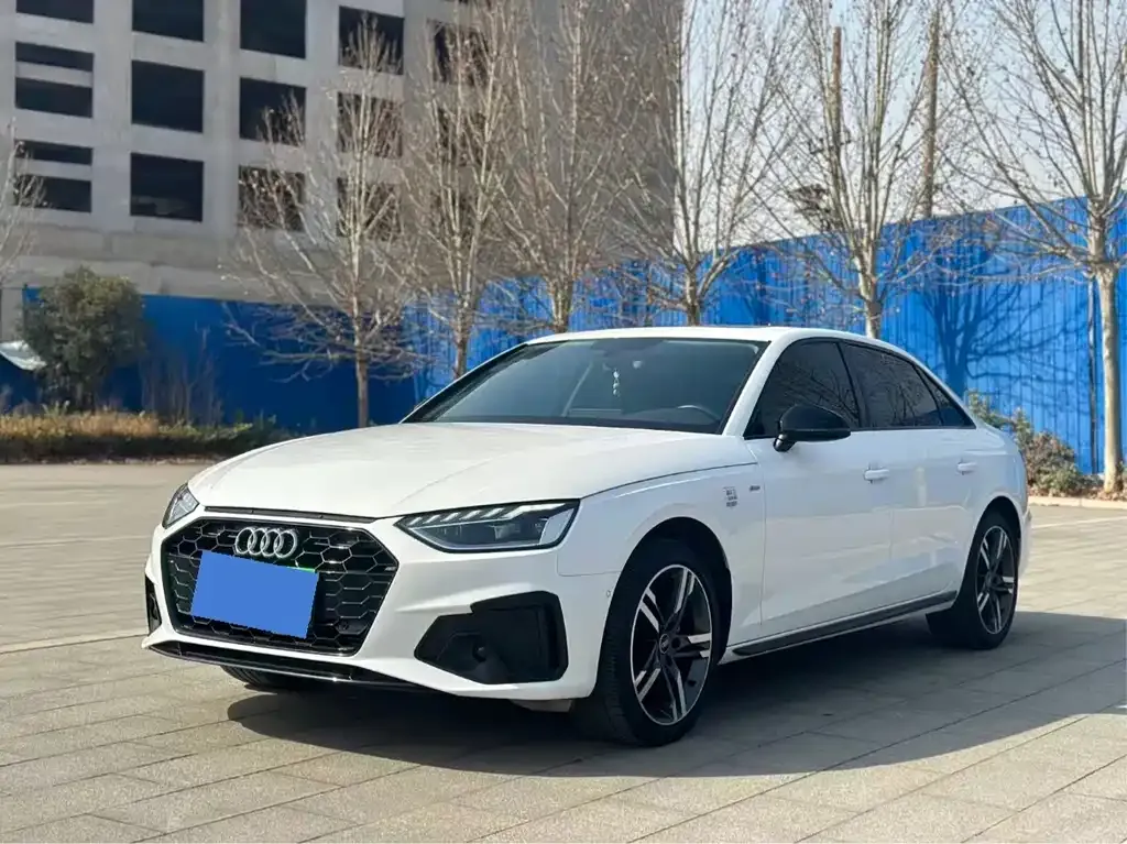 Audi A4L 2022 из CN, фото 1