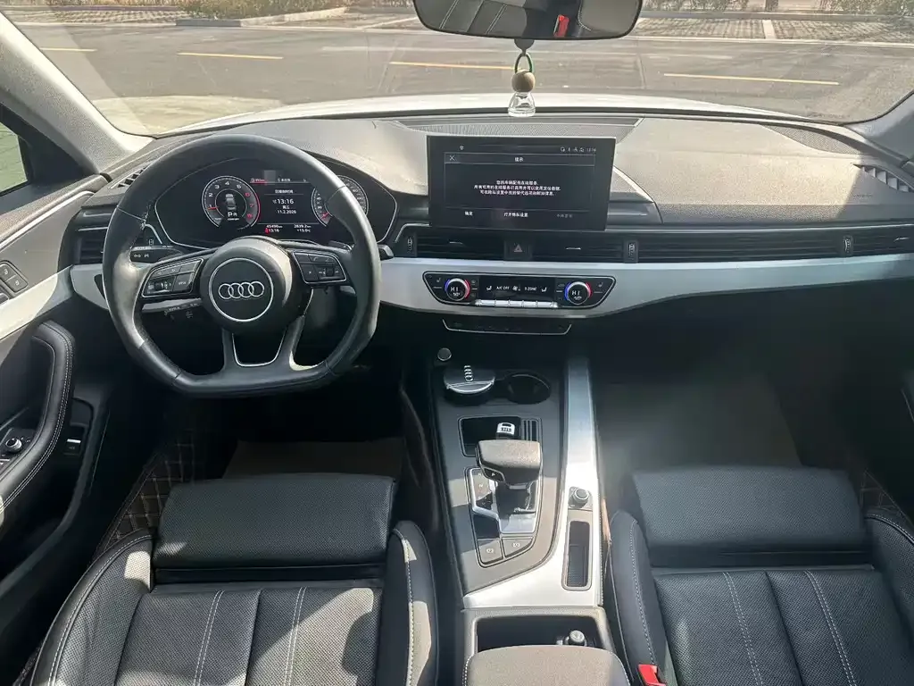 Audi A4L 2022 из CN, фото 6