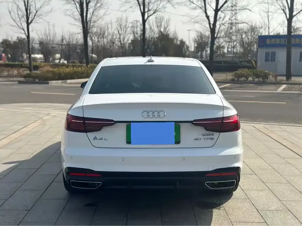Audi A4L 2022 из CN, фото 4