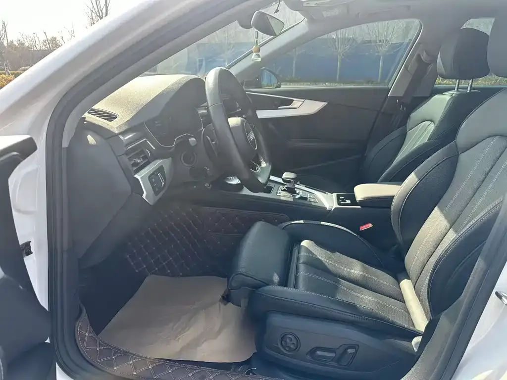 Audi A4L 2022 из CN, фото 7