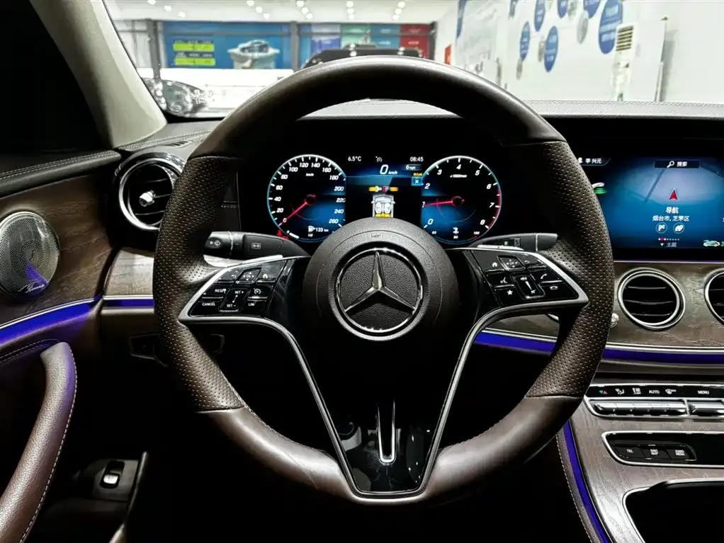 Mercedes-Benz E-Class — фото 10