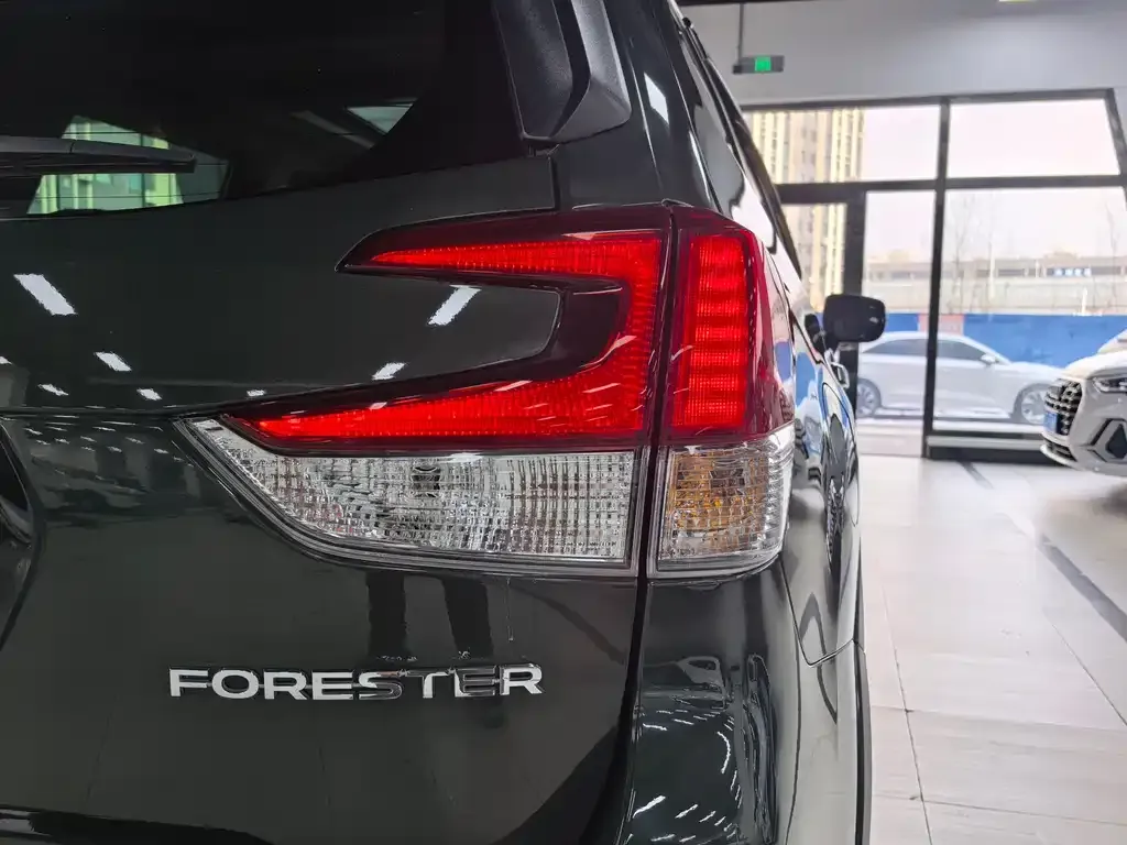 Subaru Forester 2022 из CN, фото 5