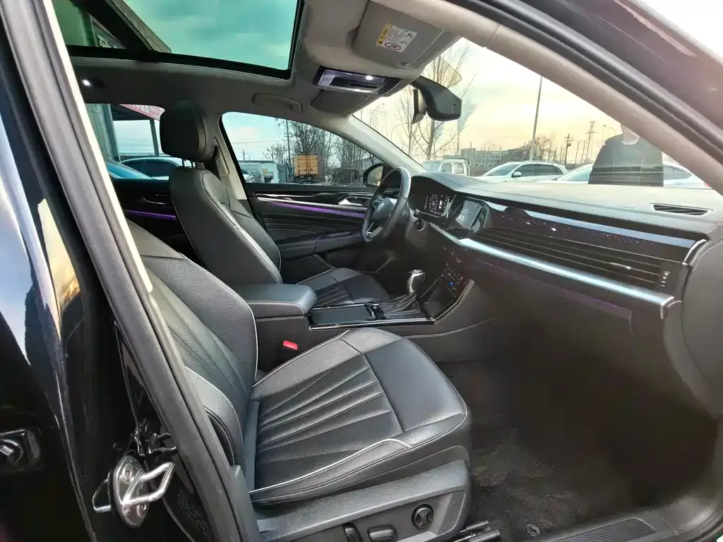 Volkswagen Passat 2024 из CN, фото 3