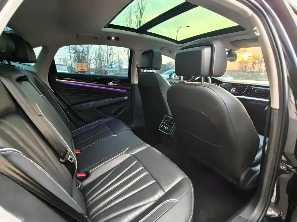 Volkswagen Passat 2024 из CN, фото 9