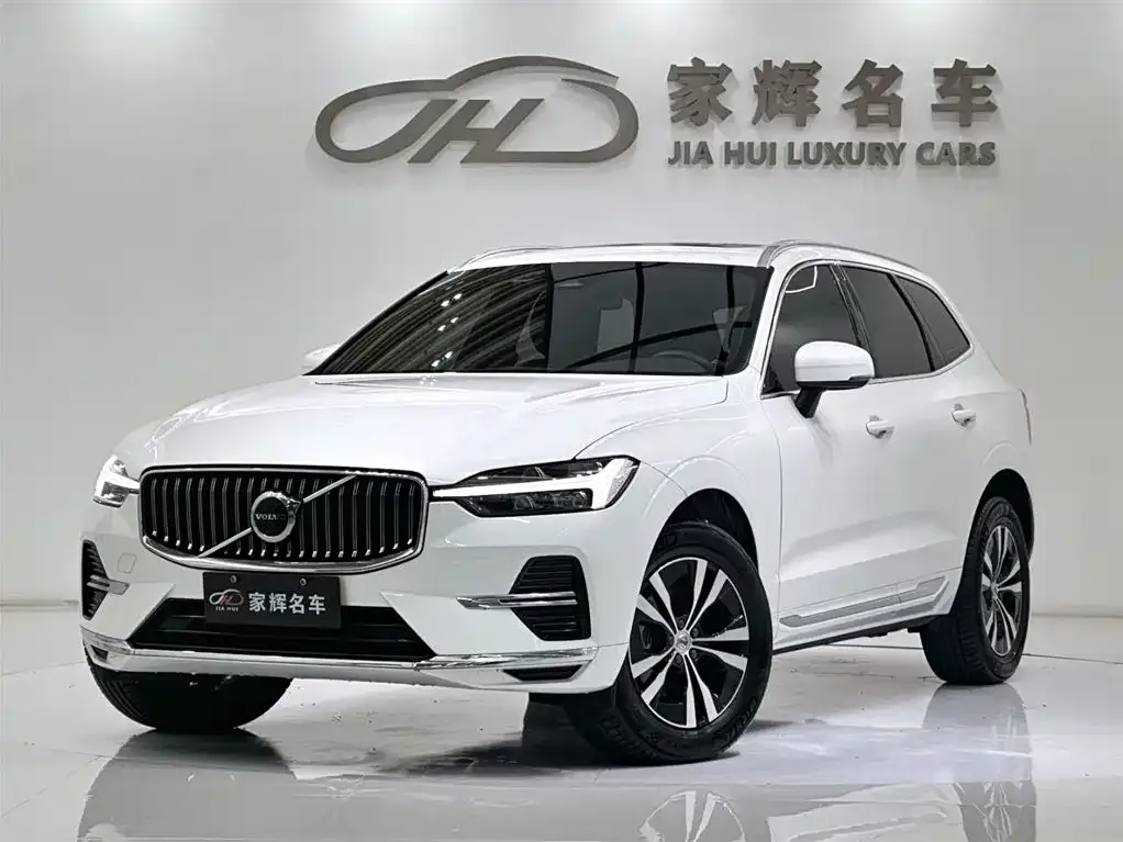 Volvo XC60 — фото 1