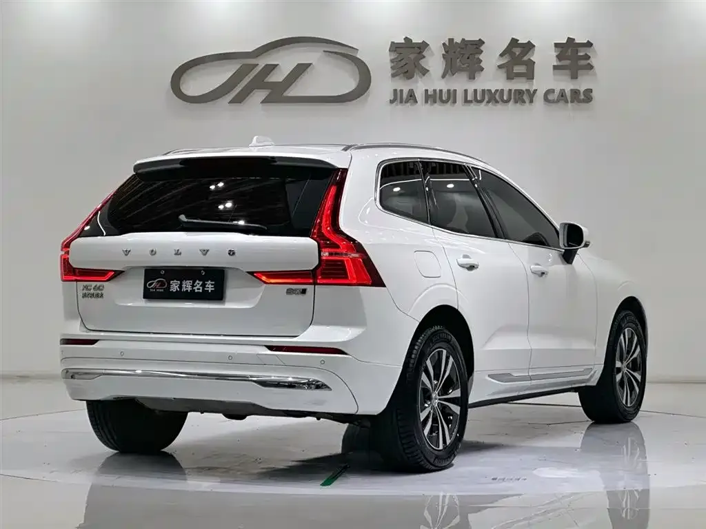 Volvo XC60 — фото 7