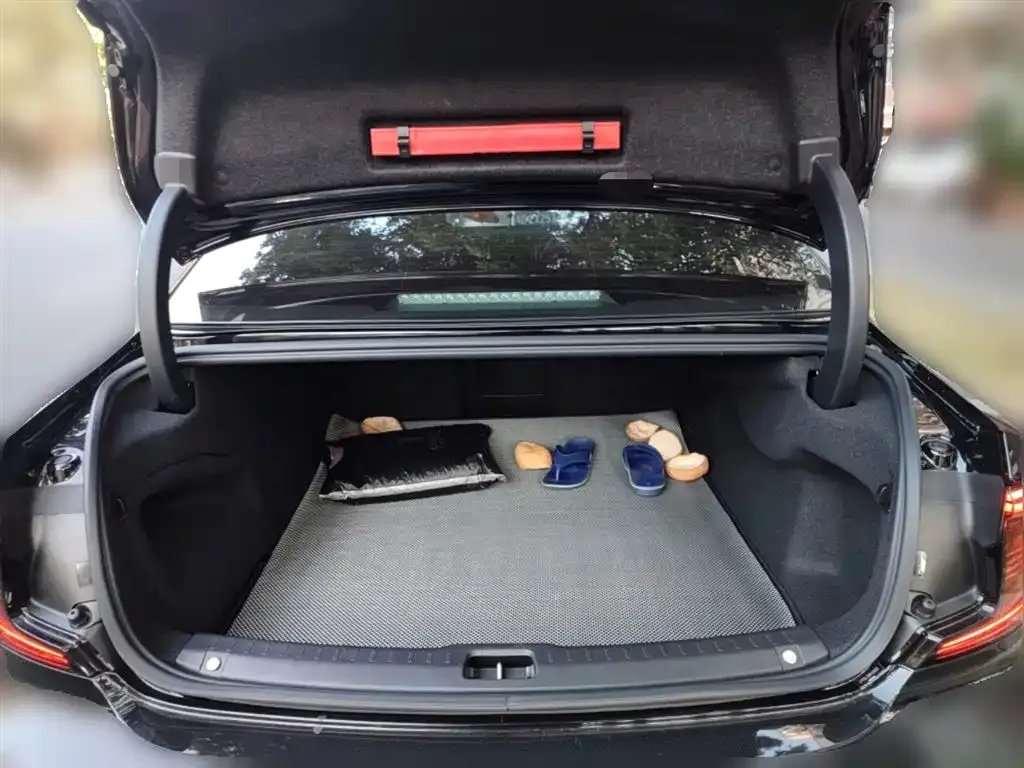 Volvo S90 2024 из CN, фото 5