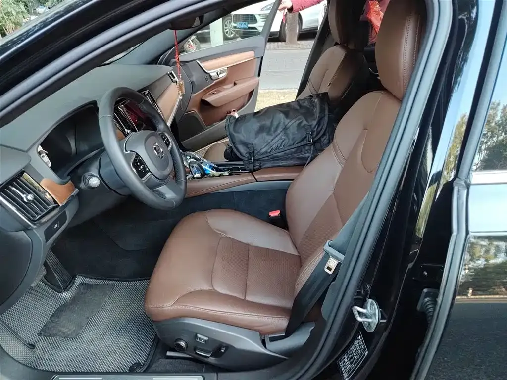 Volvo S90 2024 из CN, фото 9