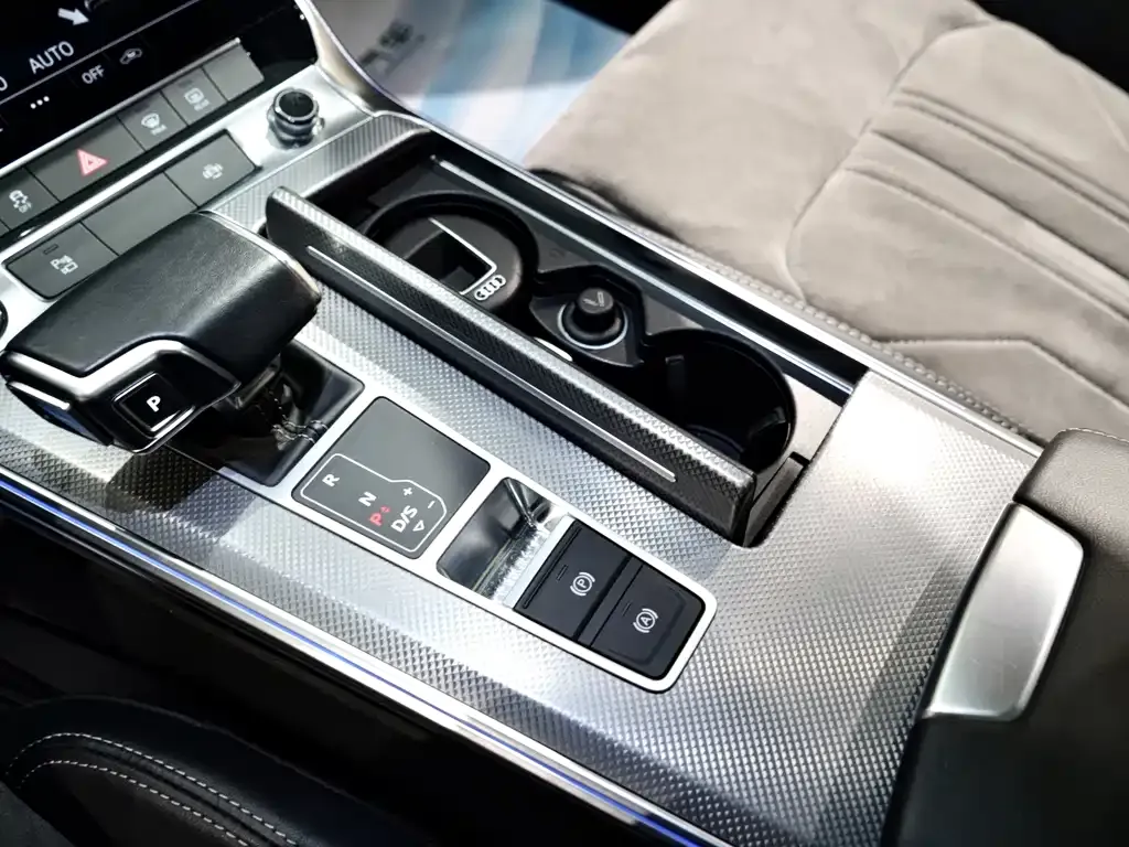 Audi A6L 2021 из CN, фото 5