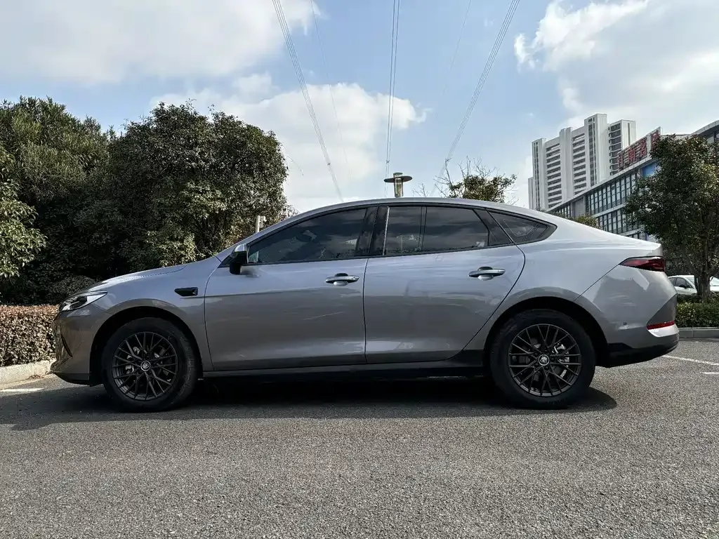 BYD Qin PLUS 2025 из CN, фото 9