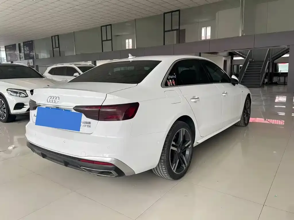 Audi A4L 2021 из CN, фото 8