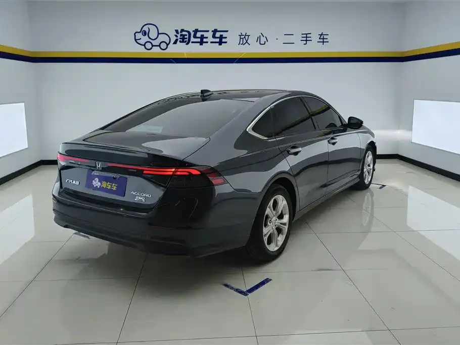 Honda Accord — фото 9