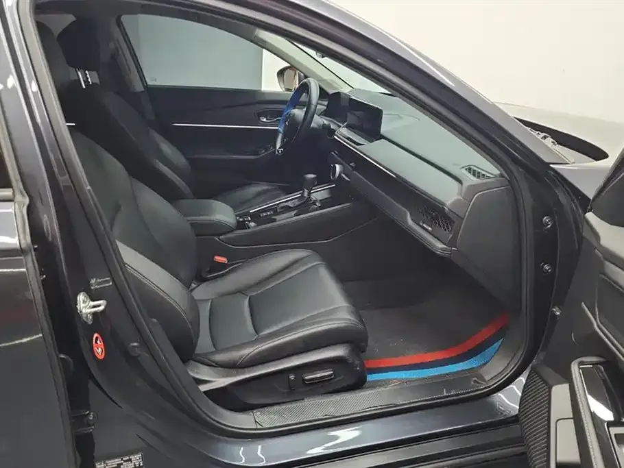 Honda Accord — фото 10