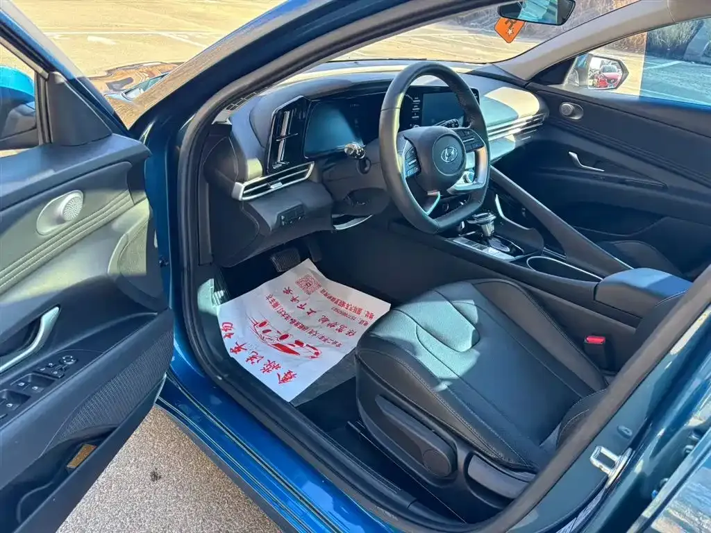 Hyundai Elantra 2022 из CN, фото 2