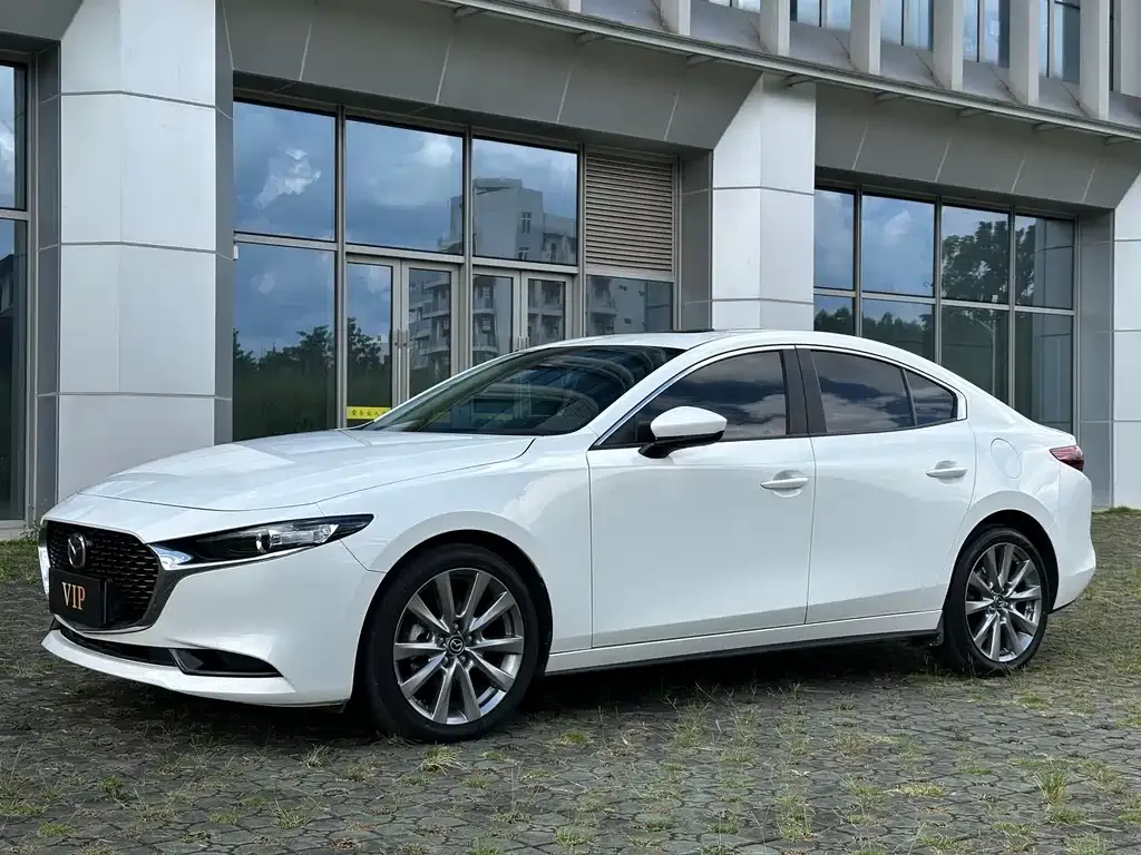 Mazda 3 Axela 2023 из CN, фото 1