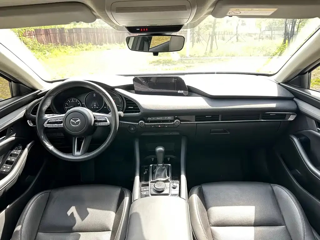Mazda 3 Axela 2023 из CN, фото 5