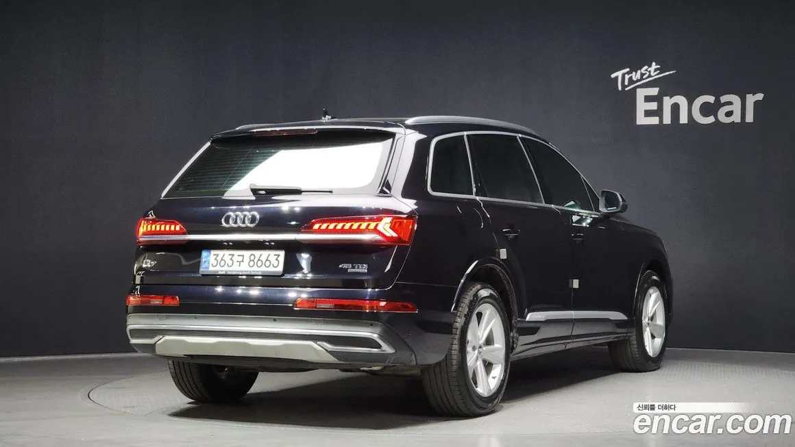 Audi Q7 2021 из KR, фото 3