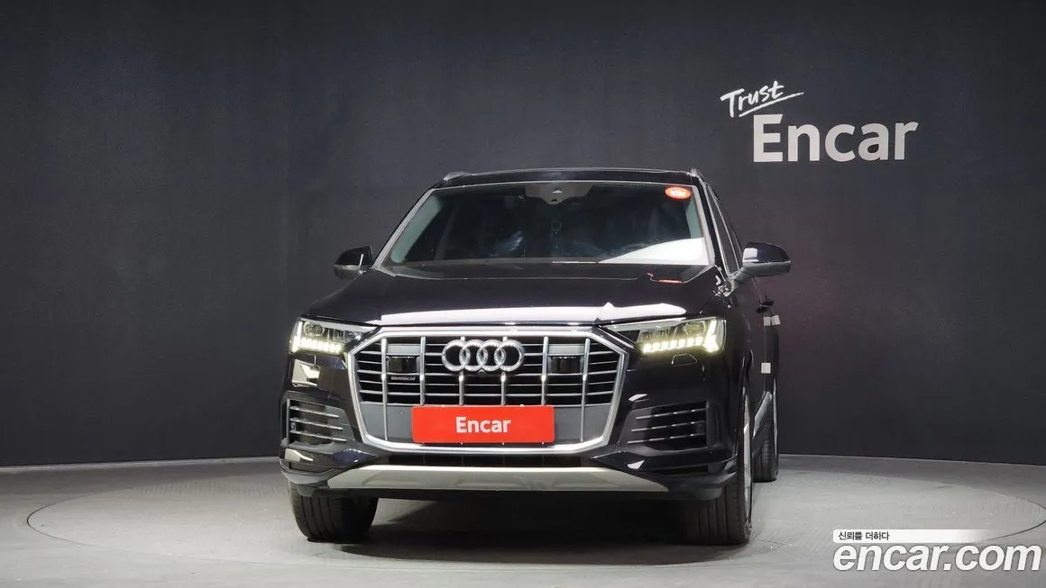 Audi Q7 2021 из KR, фото 2