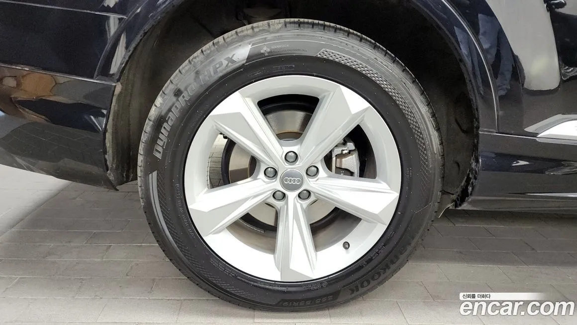 Audi Q7 2021 из KR, фото 8