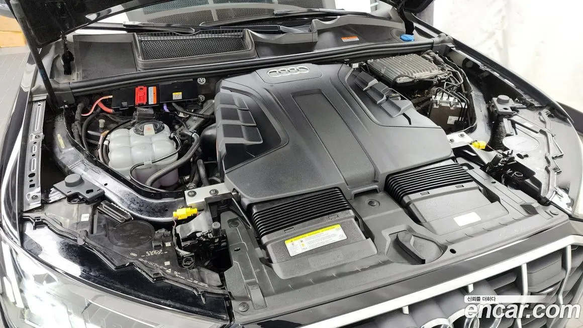 Audi Q7 2021 из KR, фото 5