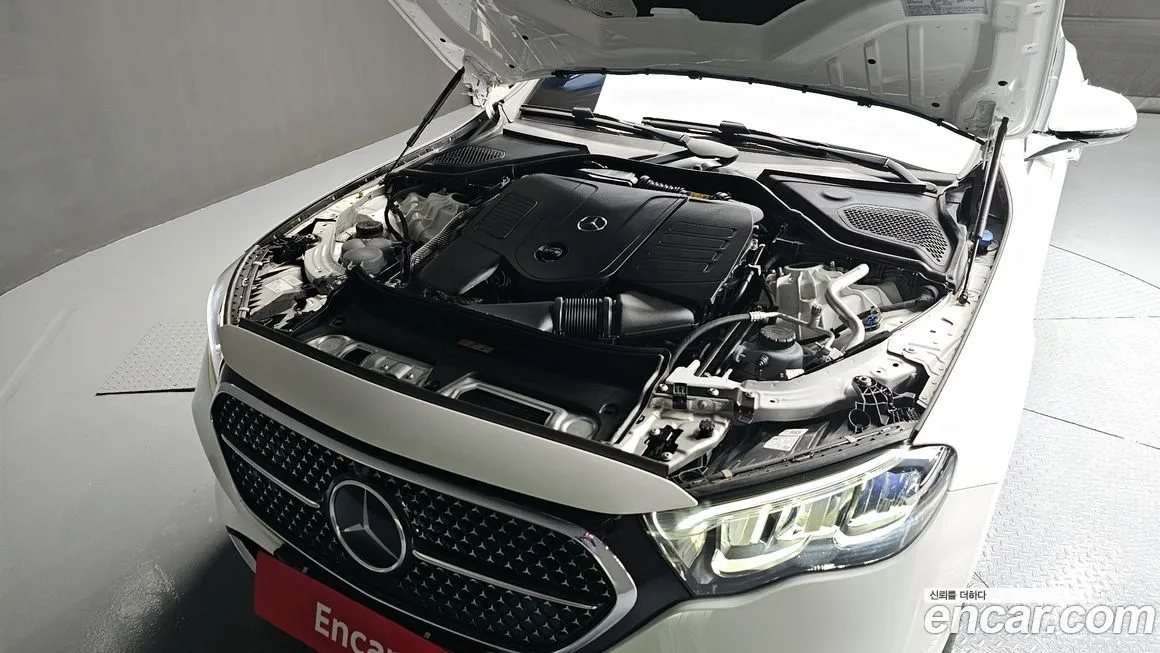 Mercedes-Benz E-Class — фото 10