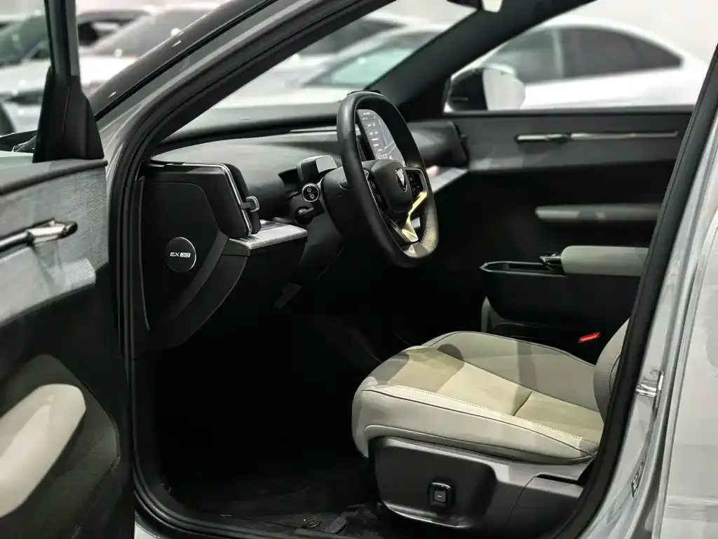 Volvo EX30 2024 из CN, фото 3