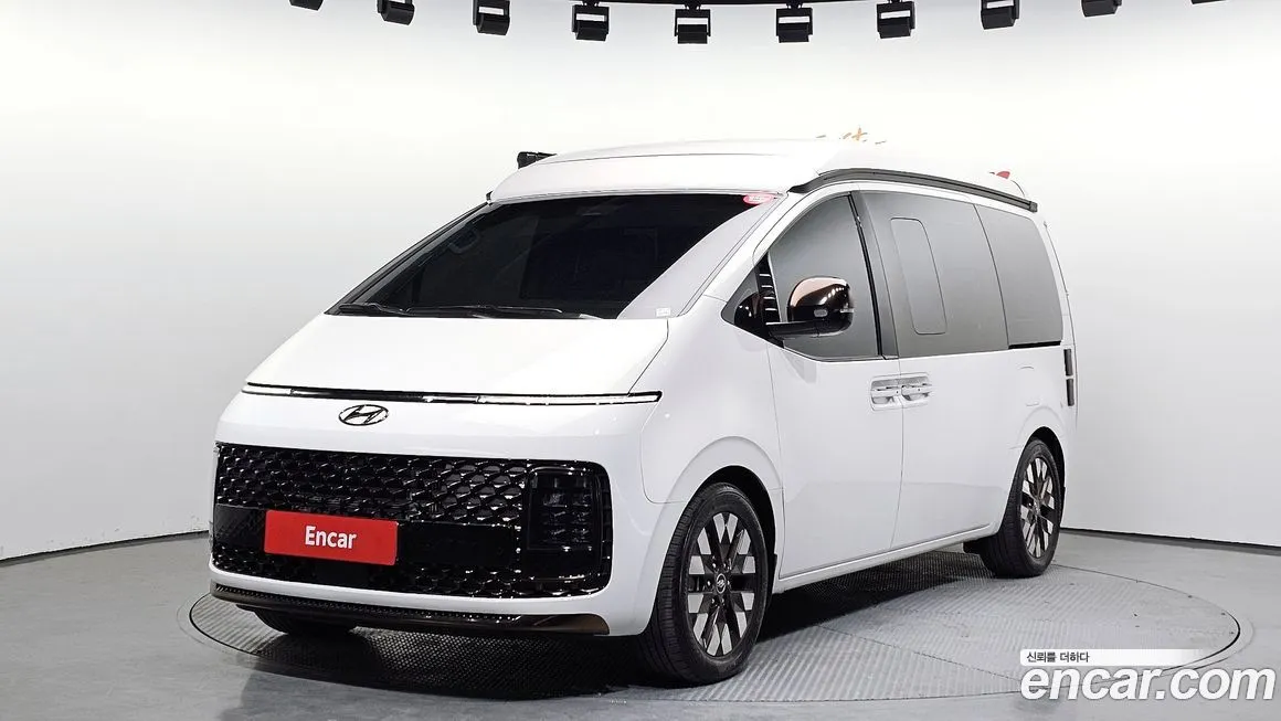 Hyundai Staria