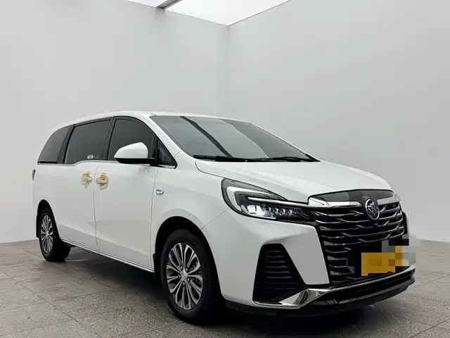 Buick GL8 2023 из CN, фото 2